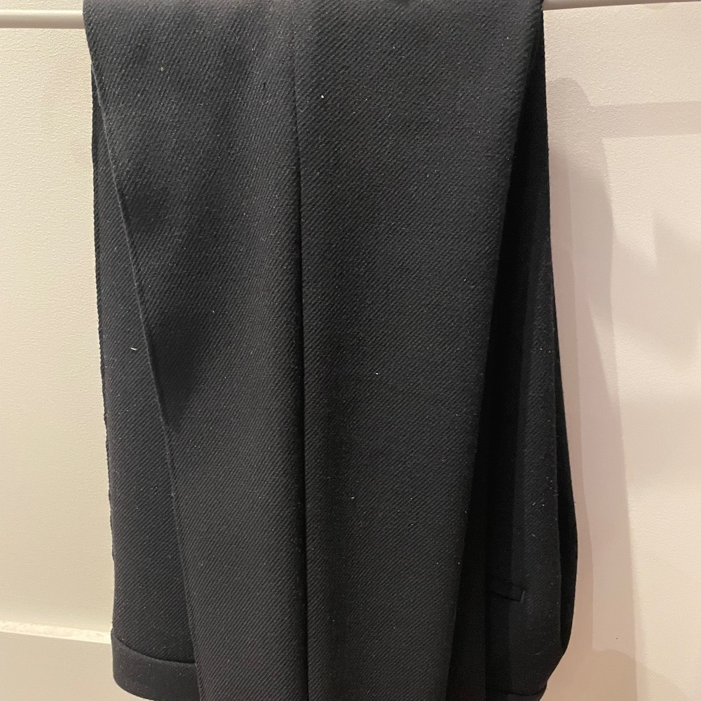 Ann Taylor Navy Tapered Substantial Pant - 2P. Perfect for cooler temperatures.